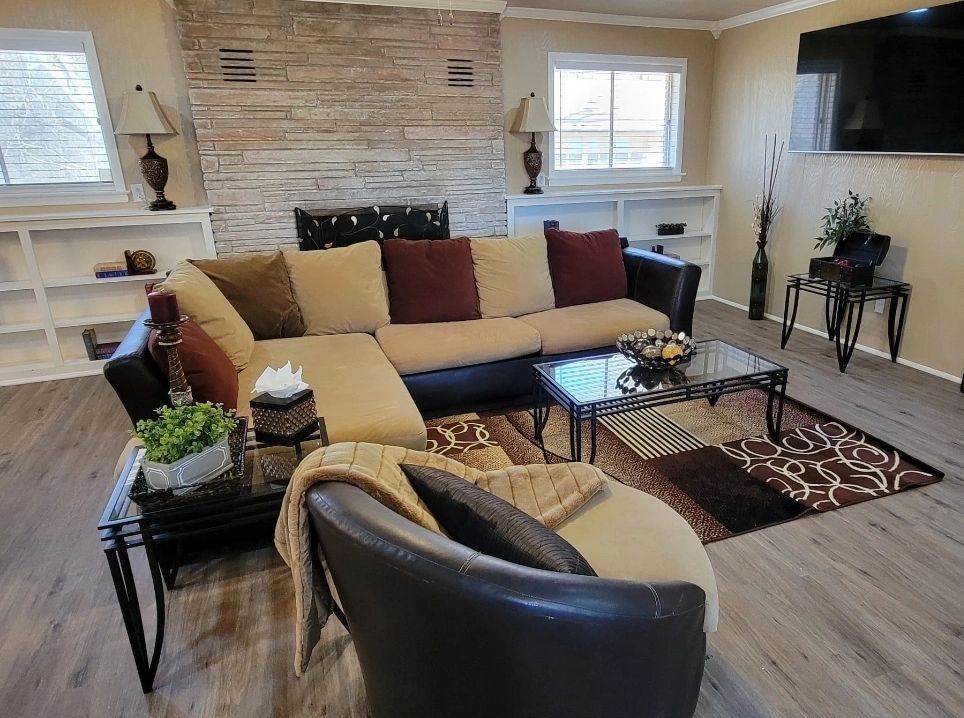 Persimmon Hill Manor